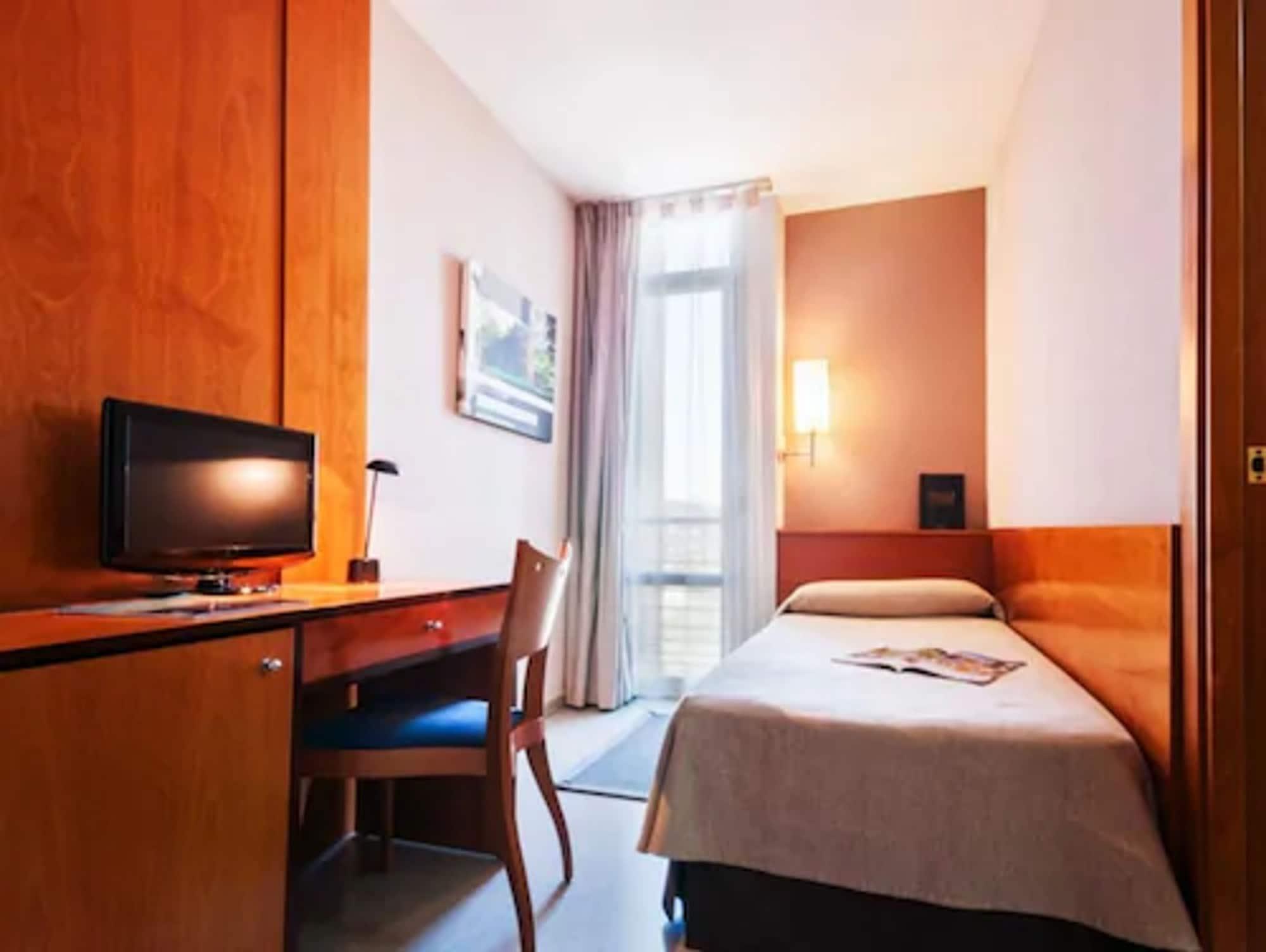 Hotel Granollers Ngoại thất bức ảnh