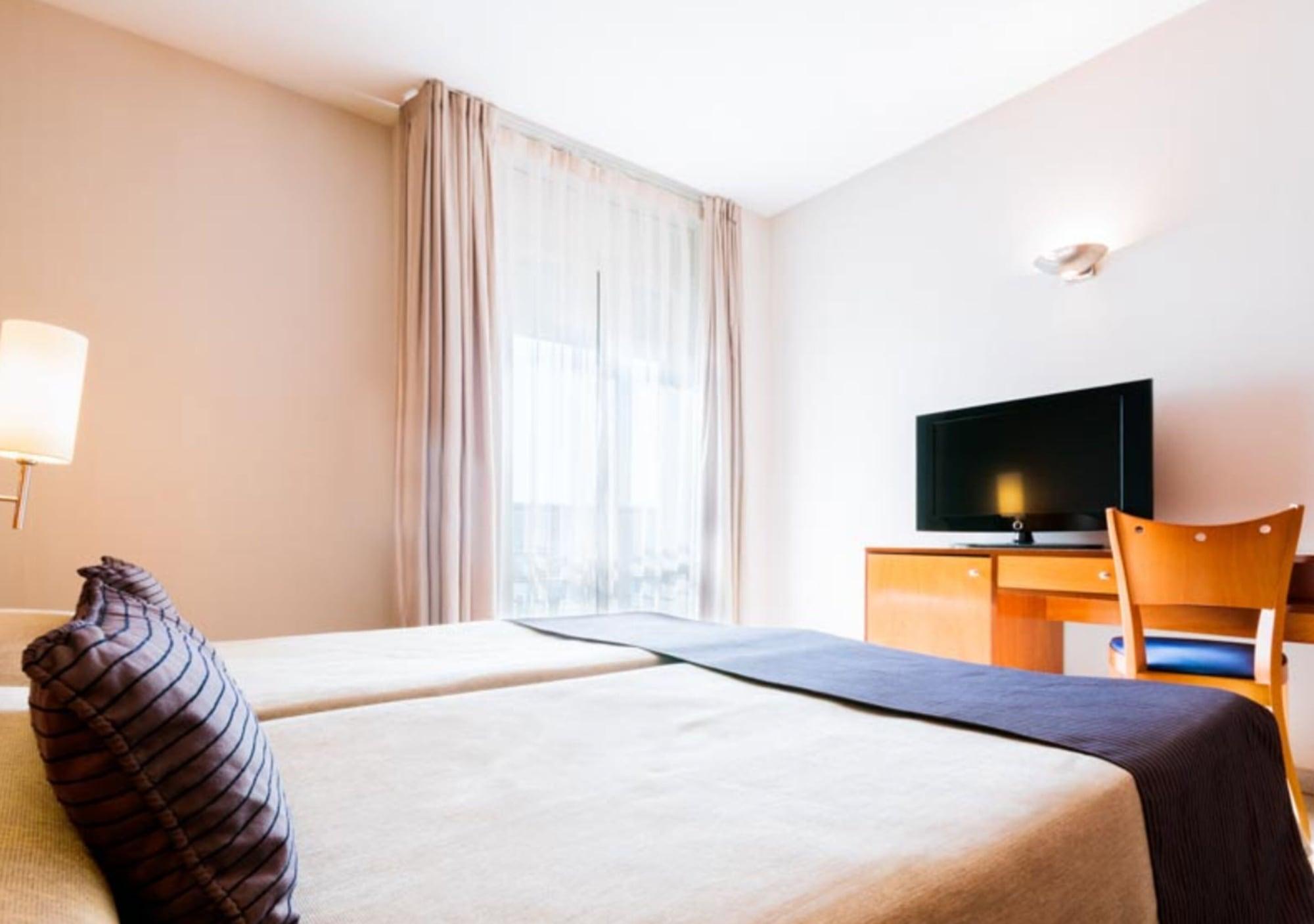 Hotel Granollers Ngoại thất bức ảnh