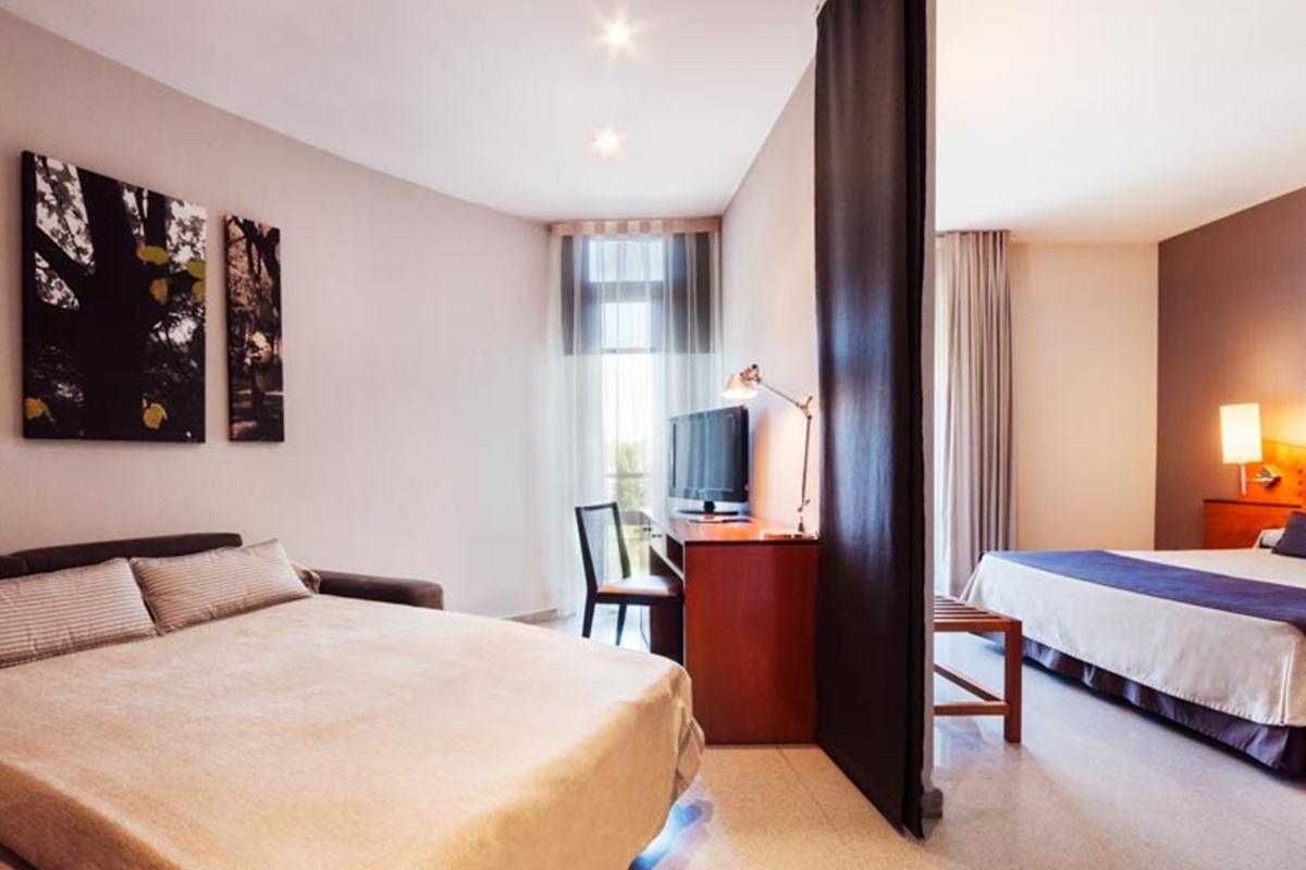 Hotel Granollers Ngoại thất bức ảnh